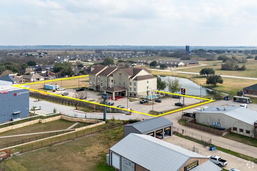 More Photos Of 9345 Highway 6, Navasota Hotel For Sale