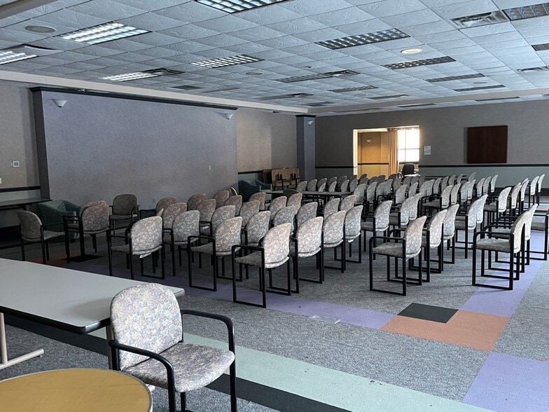 More Photos Of 801 State St, Erie Bank For Lease