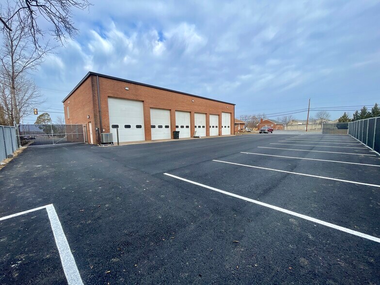 More Photos Of 3925 Lafayette Blvd, Fredericksburg Flex For Lease
