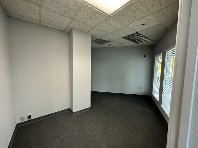 More Photos Of 2265 Roswell Rd, Marietta Office For Lease