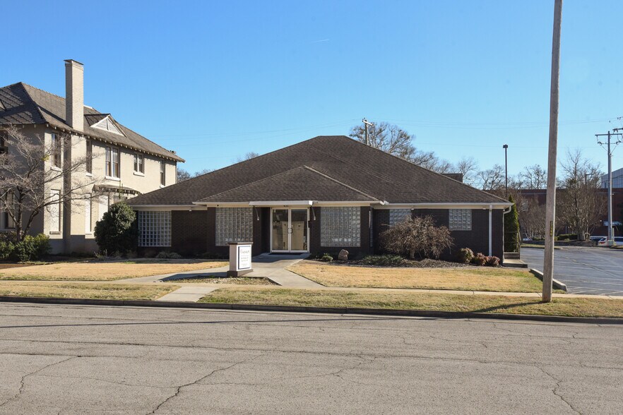Primary Photo Of 431 Johnston St SE, Decatur Medical For Lease