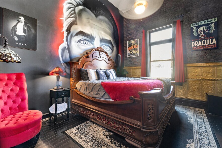 More Photos Of 301 Victor Ave, Victor Hotel For Sale