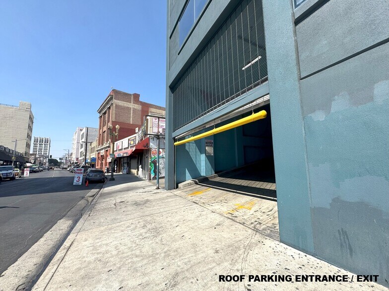 More Photos Of 210 E Olympic Blvd, Los Angeles Showroom For Lease