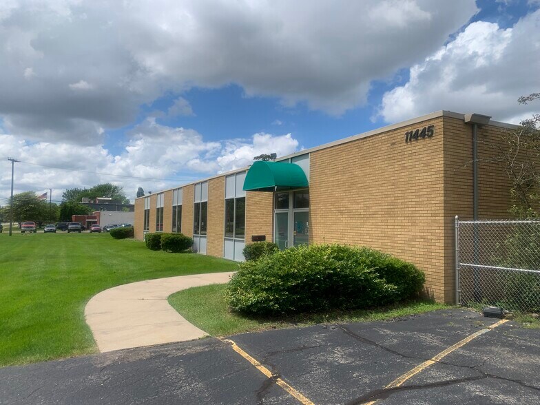More Photos Of 11445 Stephens Rd, Warren Industrial For Sale