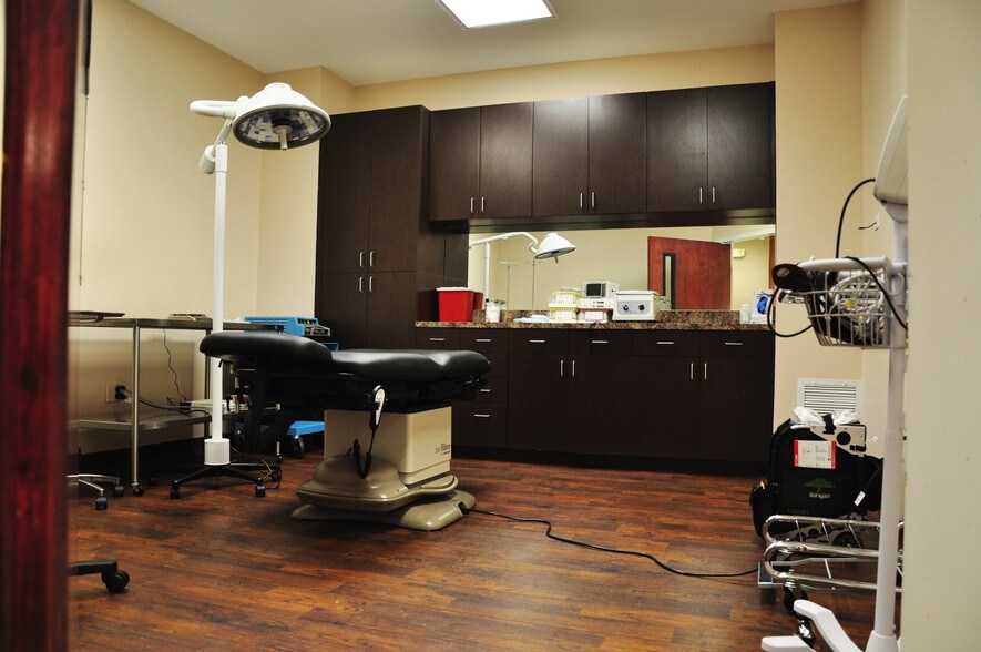 More Photos Of 12460-12468 W Atlantic Blvd, Coral Springs Medical For Lease