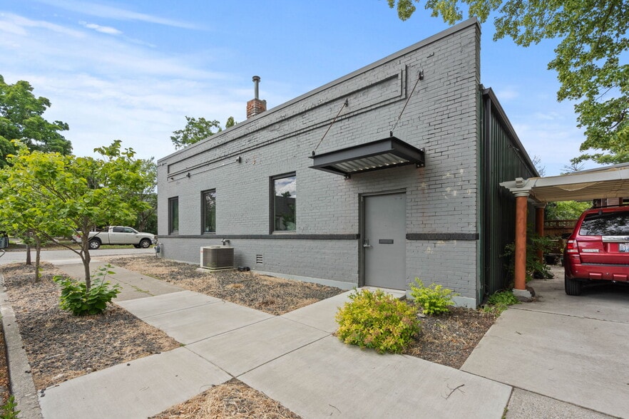 More Photos Of 630 W Shannon Ave, Spokane General Retail For Sale