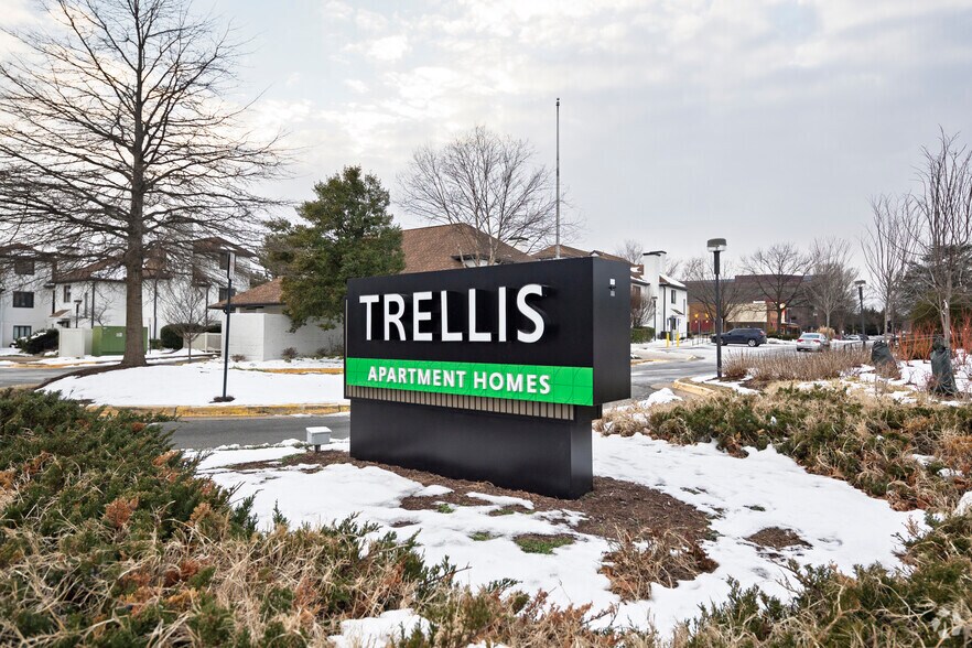 More Photos Of 315 Elden St, Herndon Apartments For Sale