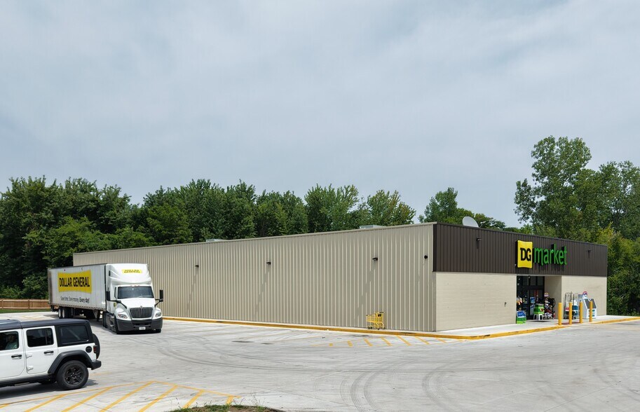 More Photos Of 715 E Chain of Rocks Rd, Granite City Freestanding For Sale