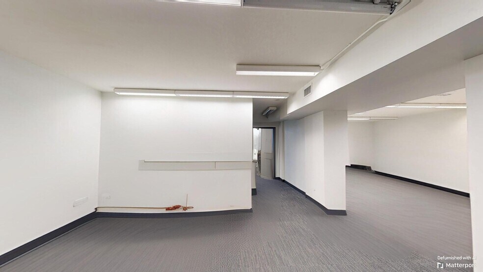 More Photos Of 627 Bloor St W, Toronto Office For Lease