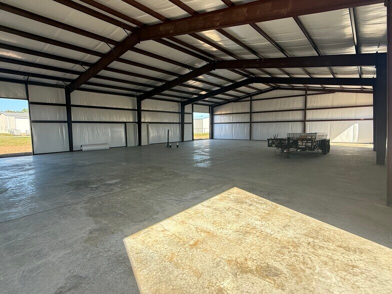 More Photos Of 490 Locust St, Whitesboro Industrial For Lease