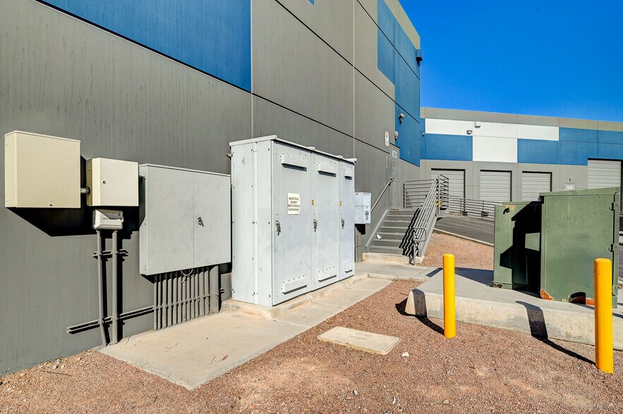 More Photos Of 3908 Civic Center Dr, North Las Vegas Distribution For Lease