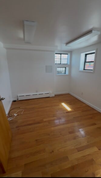 More Photos Of 802-804 Jamaica Ave, Brooklyn Warehouse For Lease