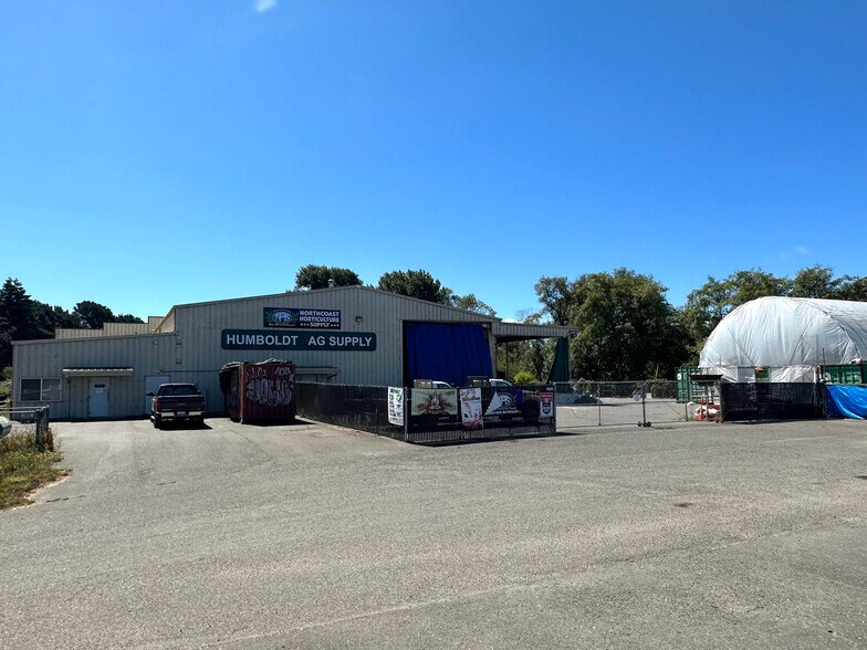 More Photos Of 126 Dinsmore Dr, Fortuna Freestanding For Lease