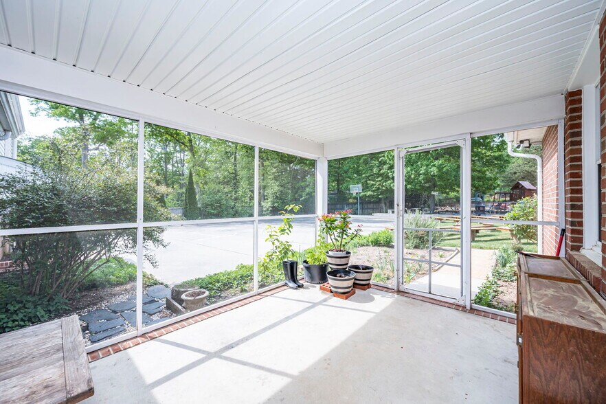 More Photos Of 7740 Cherokee Rd, Richmond Religious Facility For Sale