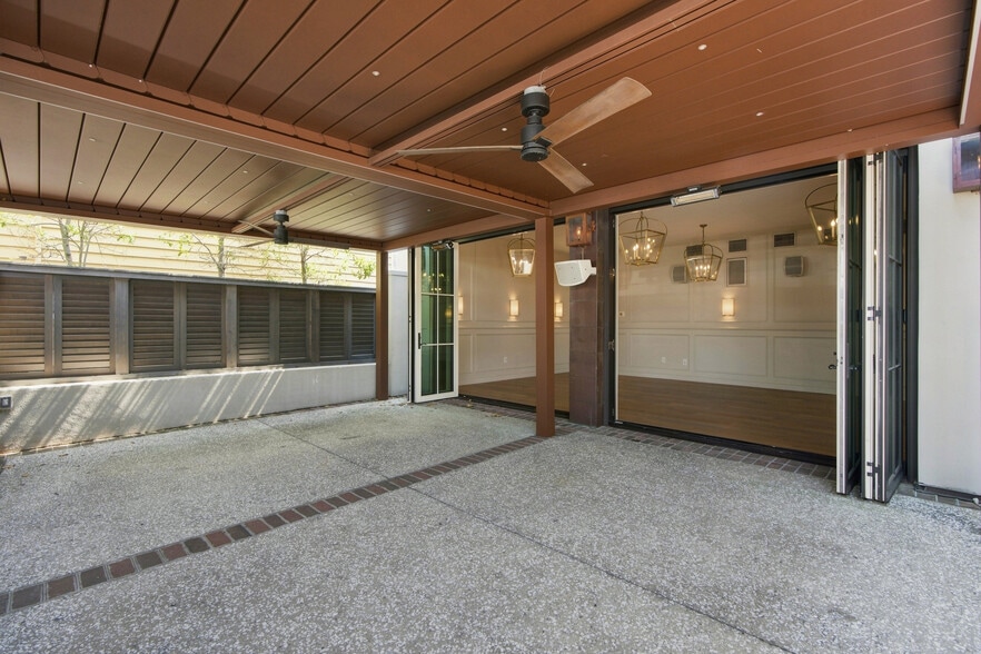 More Photos Of 207 Rutledge Ave, Charleston Storefront Retail Residential For Lease