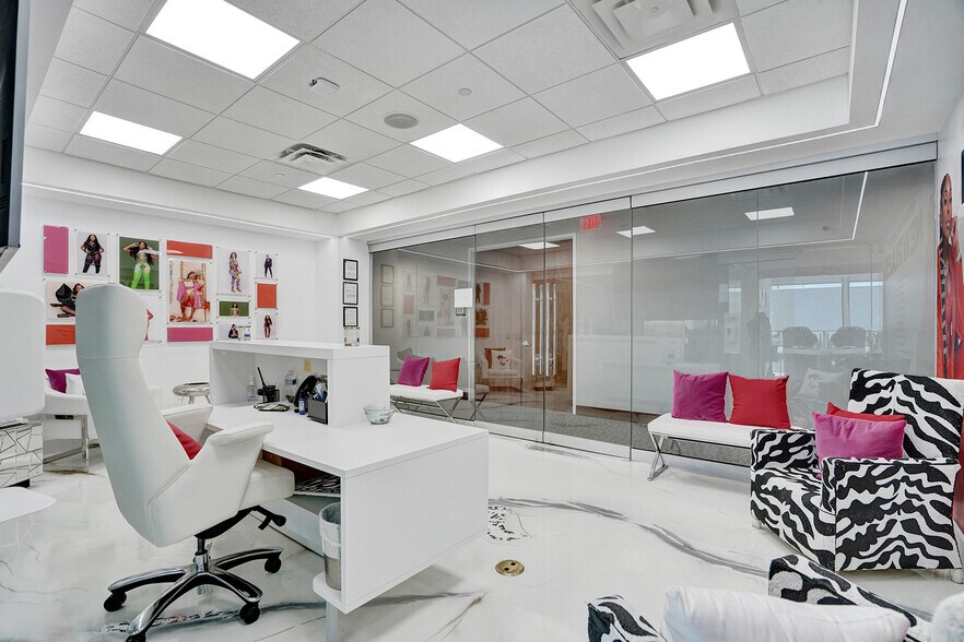 More Photos Of 18851 NE 29th Ave, Aventura Office For Lease