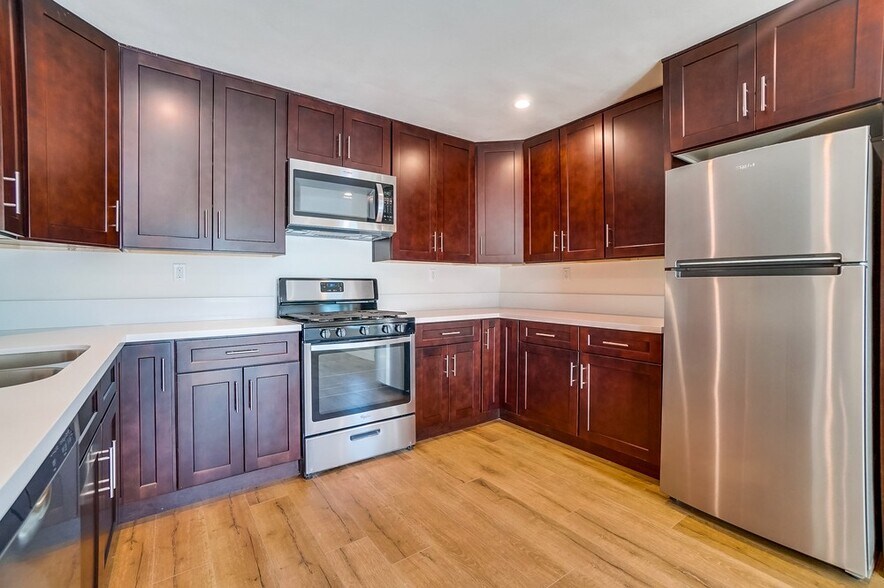 More Photos Of 1940 Chestnut Ave, Long Beach Apartments For Sale