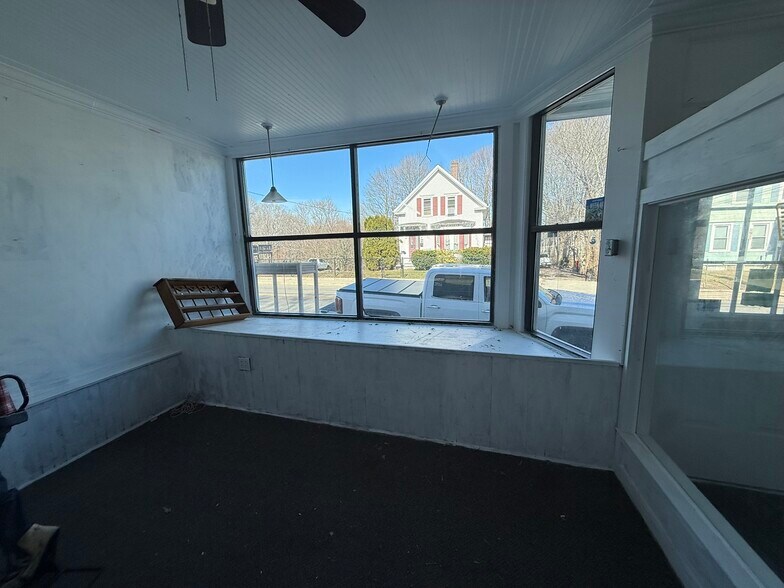 More Photos Of 398 Court St, Plymouth General Retail For Sale