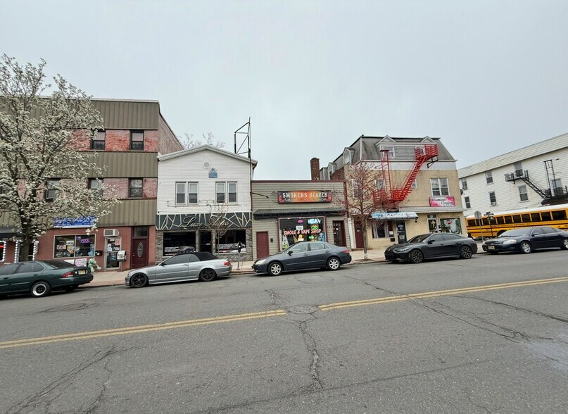 More Photos Of 718 Broadway, Bayonne Apartments For Sale