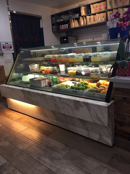 More Photos Of 2952-2998 Huntington Dr, San Marino Restaurant For Lease