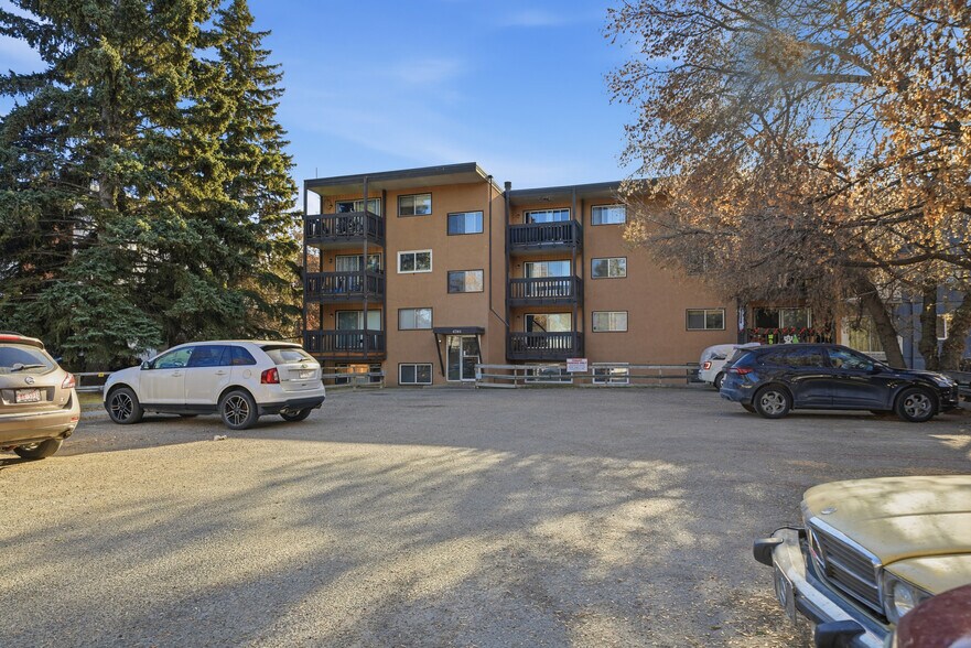 More Photos Of 4746 55 St, Red Deer Apartments For Sale
