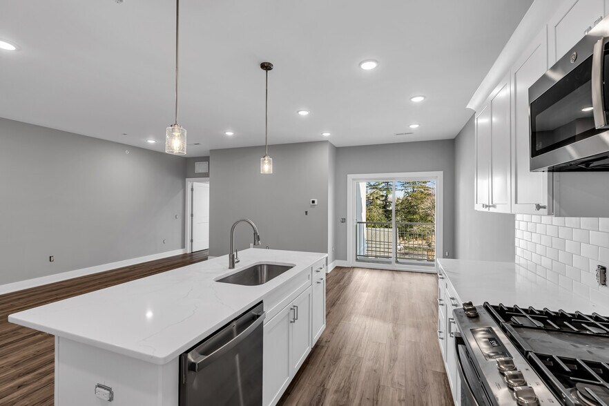 More Photos Of 33 Union Ave, Manasquan Apartments For Sale