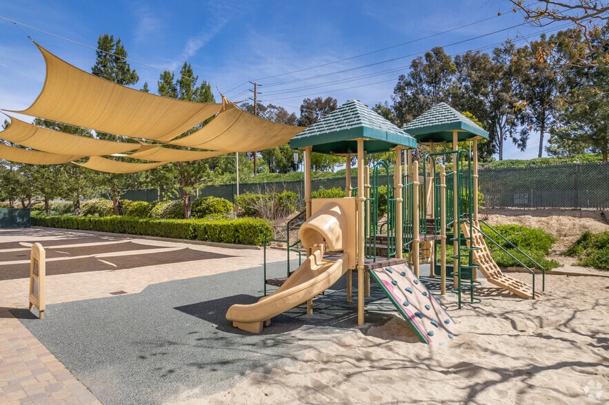 More Photos Of 10 Goodyear, Irvine Light Manufacturing For Lease