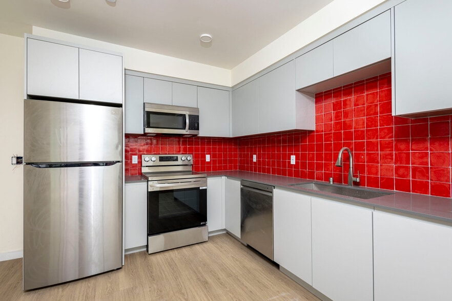 More Photos Of 14629 W Erwin St, Van Nuys Apartments For Sale