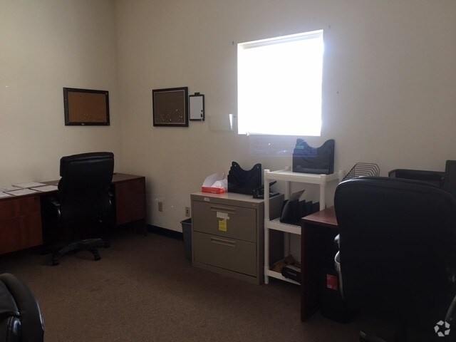 More Photos Of 2340 23rd St, Nitro Research And Development For Lease