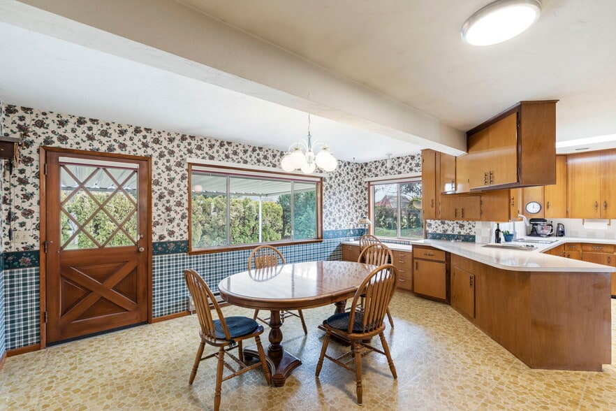 More Photos Of 1553 Bishop Rd, Chehalis Flex For Sale
