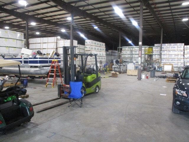 More Photos Of 8191 Logistics Dr, Zeeland Distribution For Lease