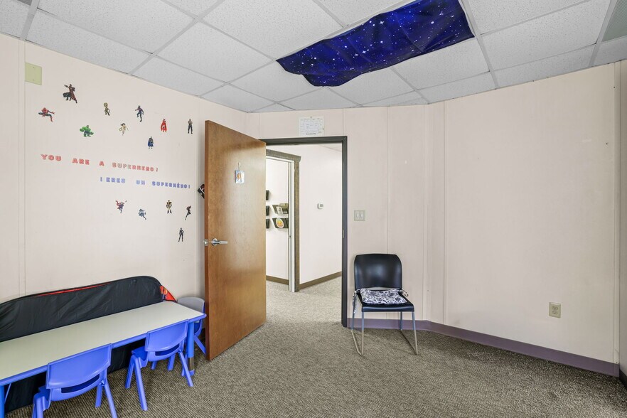 More Photos Of 310 Terrell Rd, Franklin Office For Sale
