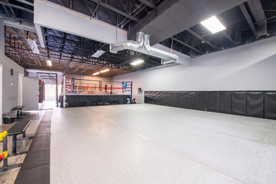 More Photos Of 2900-2912 S West Temple, Salt Lake City Light Manufacturing For Lease