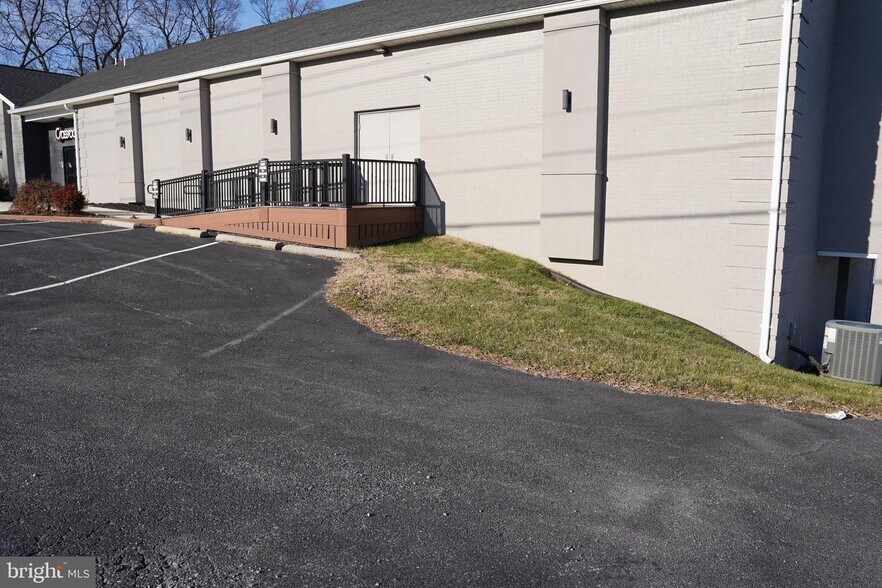 More Photos Of 7595 Martinsburg Pike, Shepherdstown Office For Sale