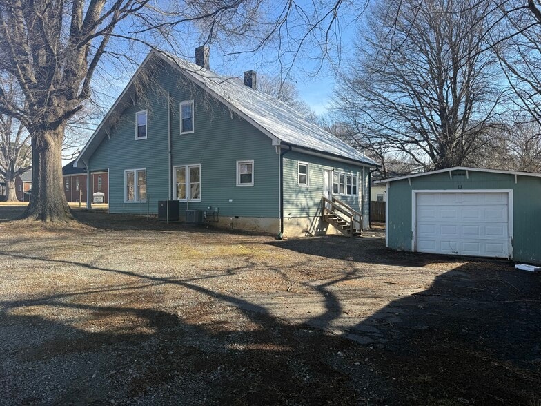 More Photos Of 295 Bethania Rural Hall Rd, Rural Hall Office For Sale