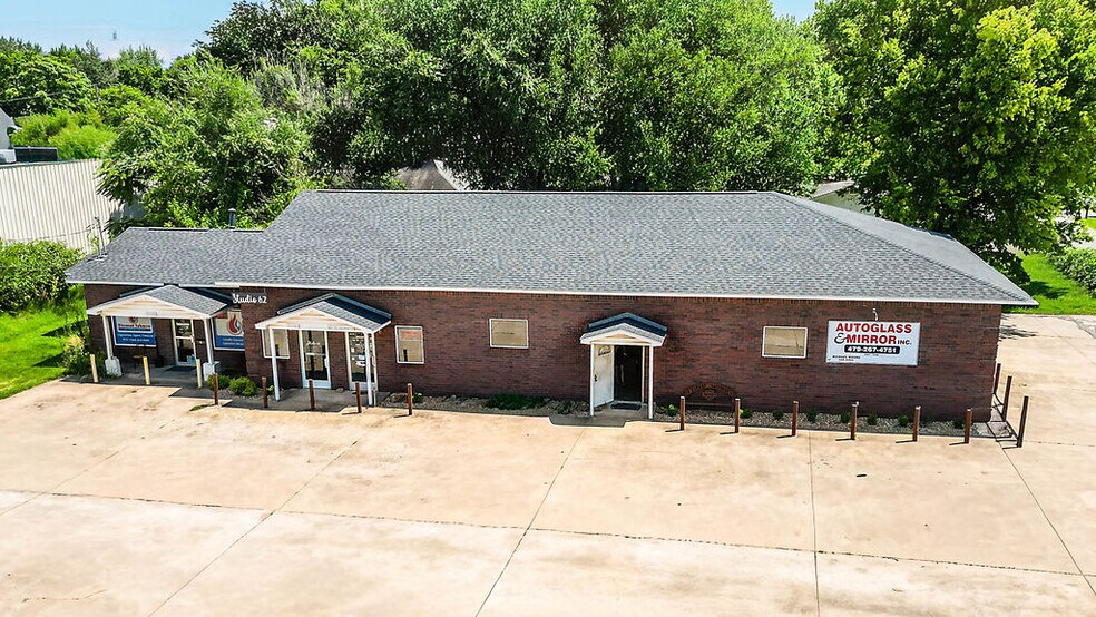 More Photos Of 65 W Main St, Farmington Freestanding For Sale
