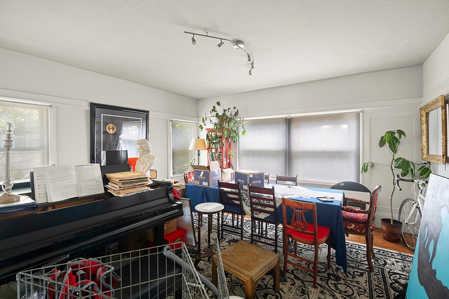 More Photos Of 326 Athol Ave, Oakland Multifamily For Sale