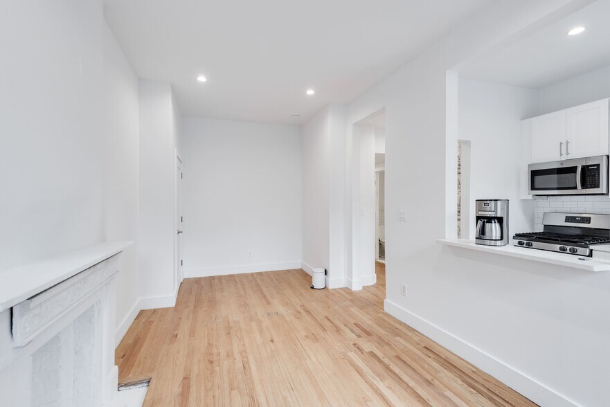 More Photos Of 272 Smith St, Brooklyn Apartments For Sale