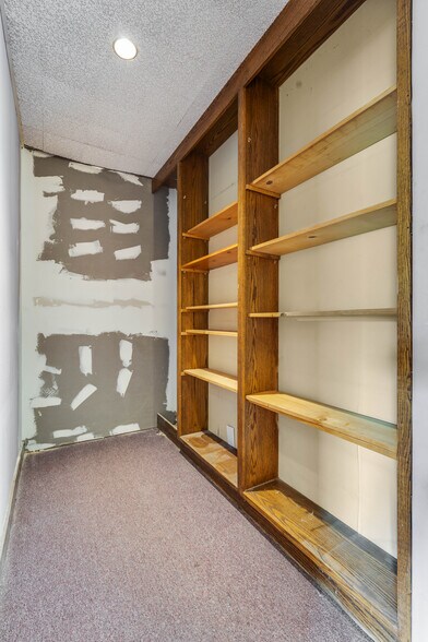 More Photos Of 66 Concord St, North Reading Light Distribution For Lease