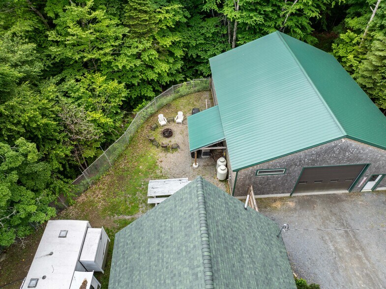 More Photos Of 15 Lower Wilson Pond Rd, Greenville Specialty For Sale