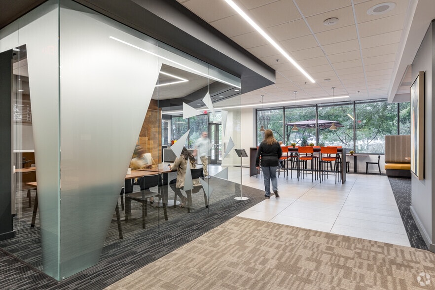 More Photos Of 275 Interstate North Cir SE, Atlanta Coworking Space