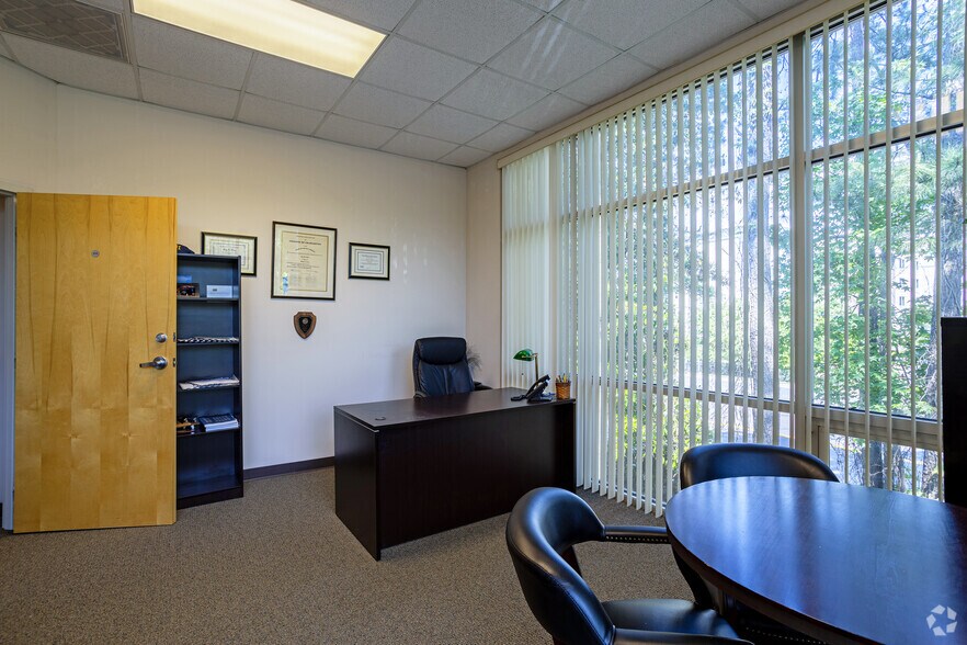 More Photos Of 1156 Bowman Rd, Mount Pleasant Medical For Lease