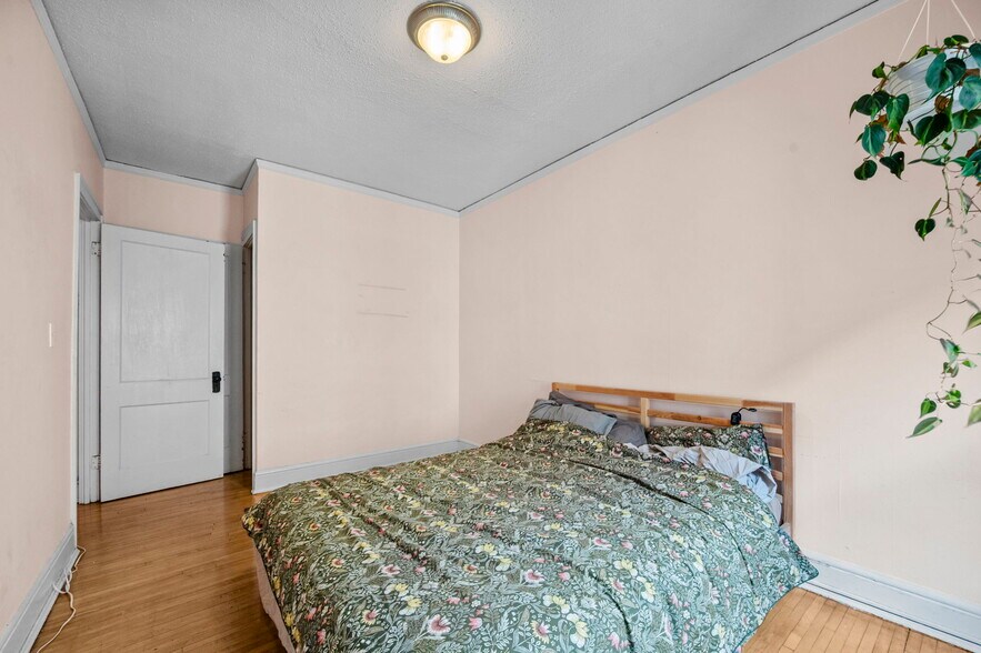 More Photos Of , Minneapolis Multifamily For Sale