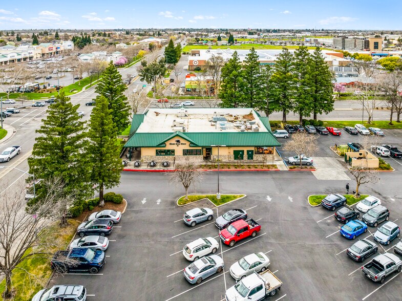 More Photos Of 1990 E 20th St, Chico Restaurant For Sale