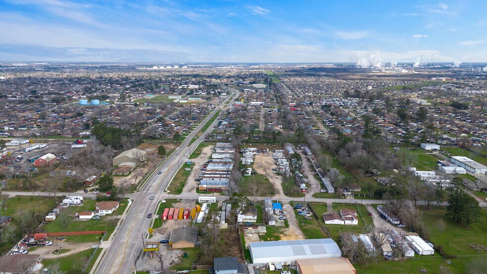 More Photos Of 15414 N Brentwood St, Channelview Manufacturing For Sale