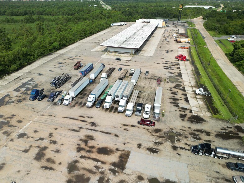 More Photos Of 12170 Old Gentilly Rd, New Orleans Truck Stop For Lease