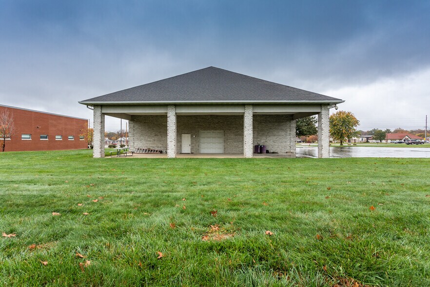 More Photos Of 1186 S State Route 157, Edwardsville Loft Creative Space For Sale