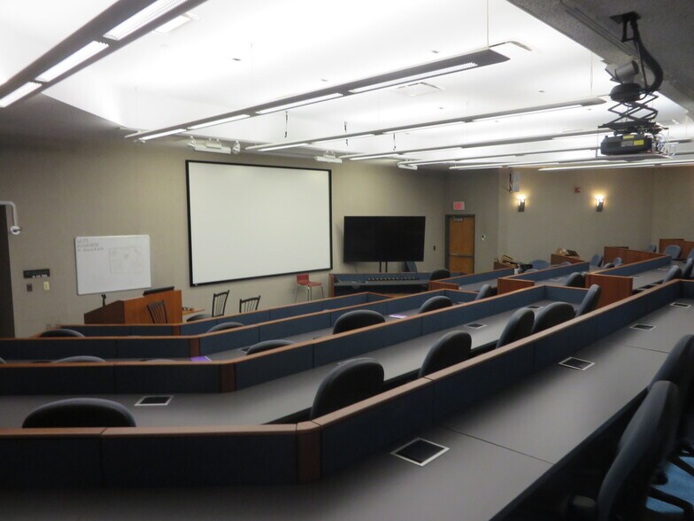 More Photos Of 6 State Route 173, Clinton Township Office For Lease