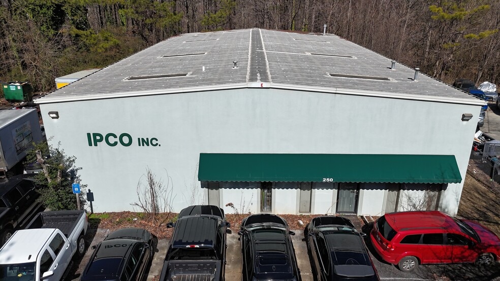 Primary Photo Of 250 Buxton Ct, Lilburn Distribution For Sale