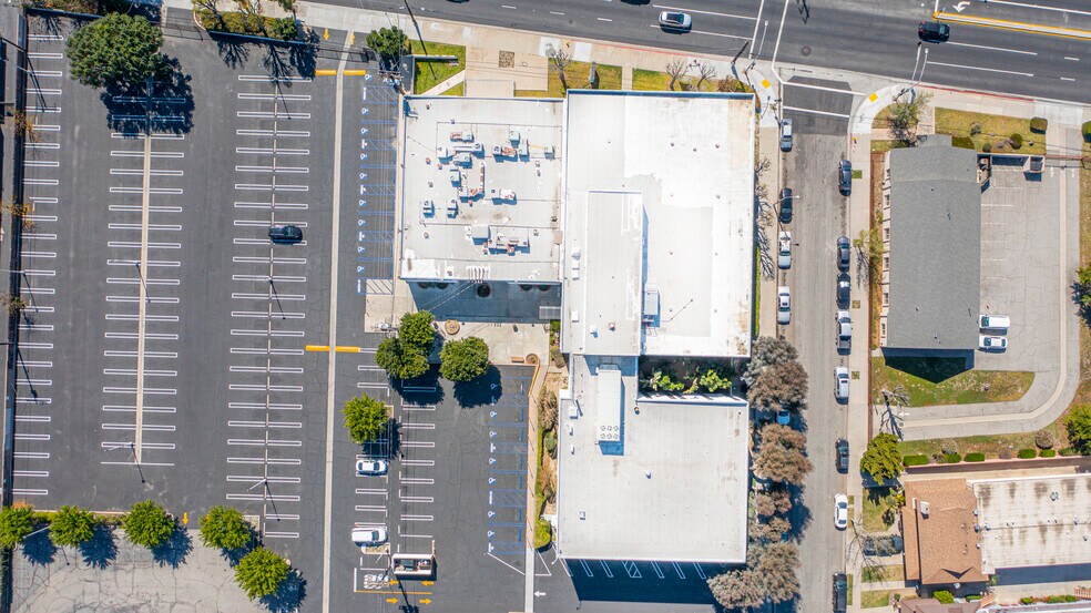 More Photos Of 8337 Telegraph Rd, Pico Rivera Medical For Lease